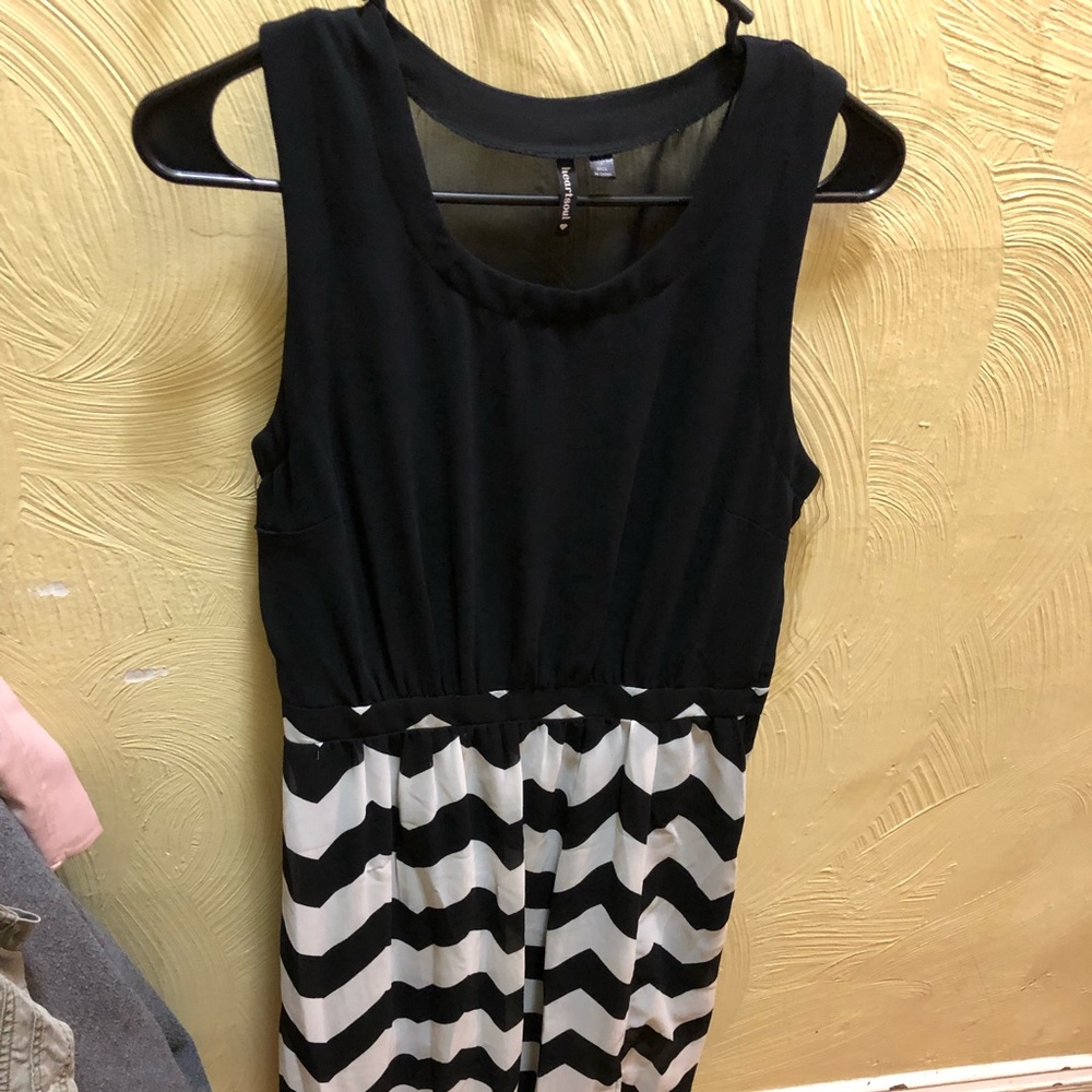 Long no sleeve maxi dress